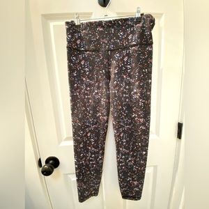 GapFit leggings with blackout technology size M